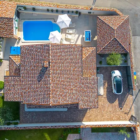 Artist Villa