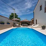 Artist Villa Vrznaveri