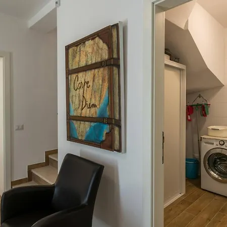 Artist Villa *