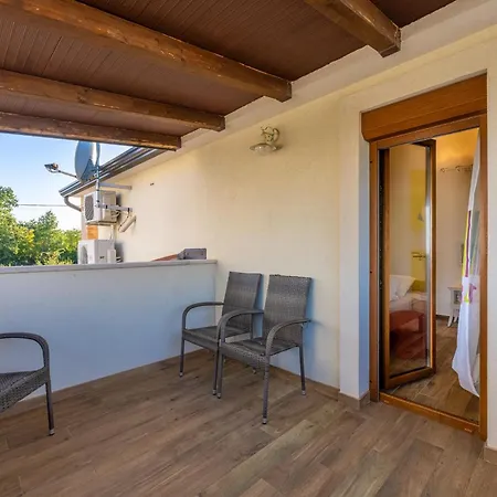 Villa Artist